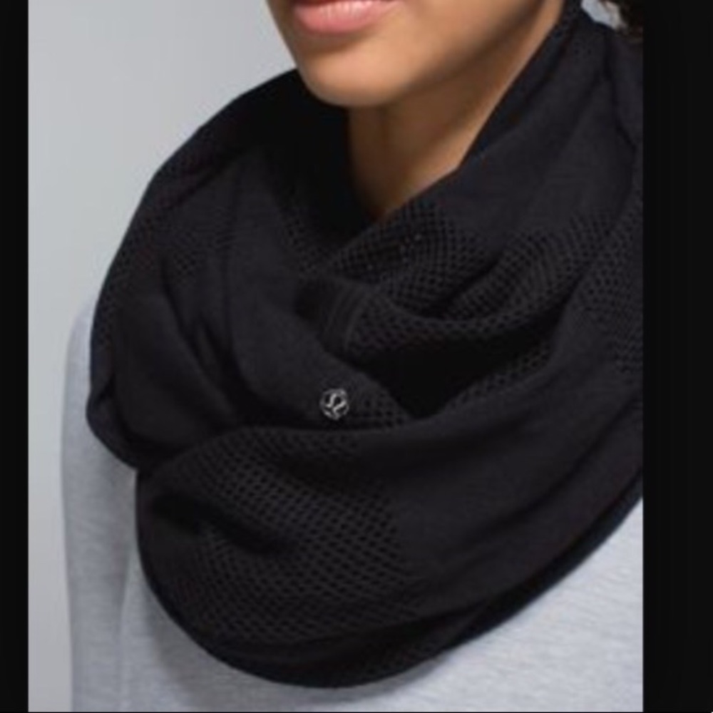 lululemon black cotton heart opener scarf nwt